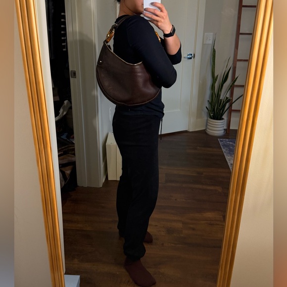 VINTAGE Gucci Brown Leather Shoulder Bag with Bamboo Handles - Picture 3 of 16